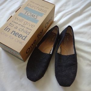 Women's Toms Classic Black Woolen Fleece Lined Shoe || Size 10